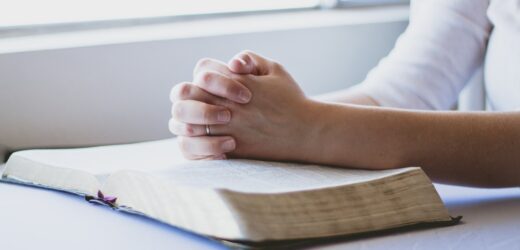 Modlitwa o zdanie egzaminu przez dziecko